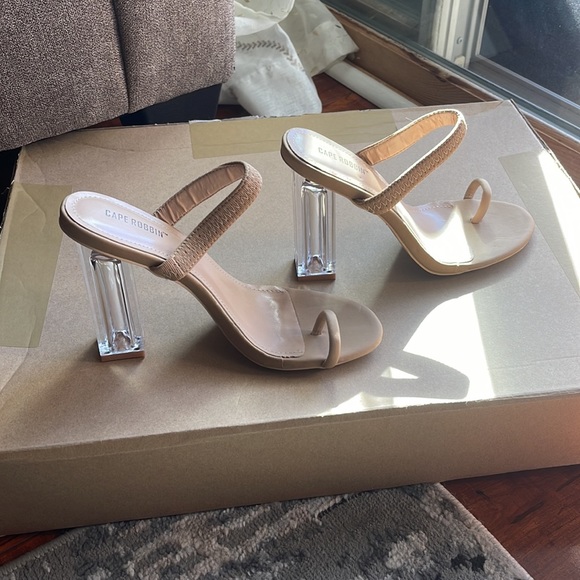 Tan Clear Block Heel new never worn - Picture 4 of 6